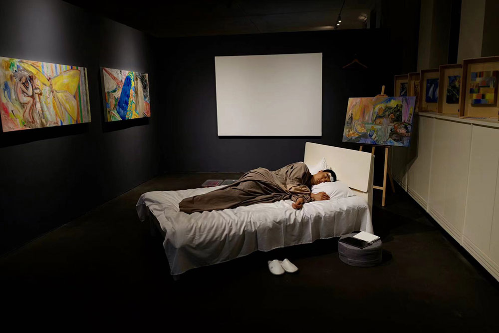 李洋化夢作品在“夜次元——奇遇之夜”藝術展展覽現場。.jpg